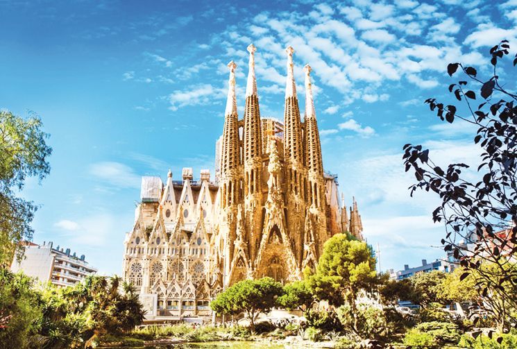 Sagrada-Familia-Cathedral-in-Barcelona-iStock_000069446845_Large-2
